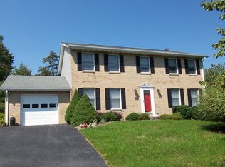 5562 N Annapolis Dr, Mount Airy, MD 21771