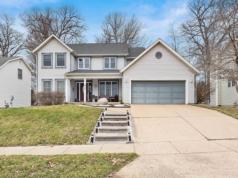 1st image of 812 Bur Oak Ct E