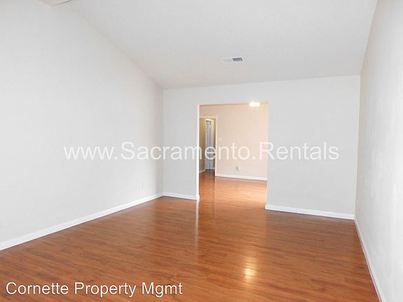 3rd image of 4921 Harrison St