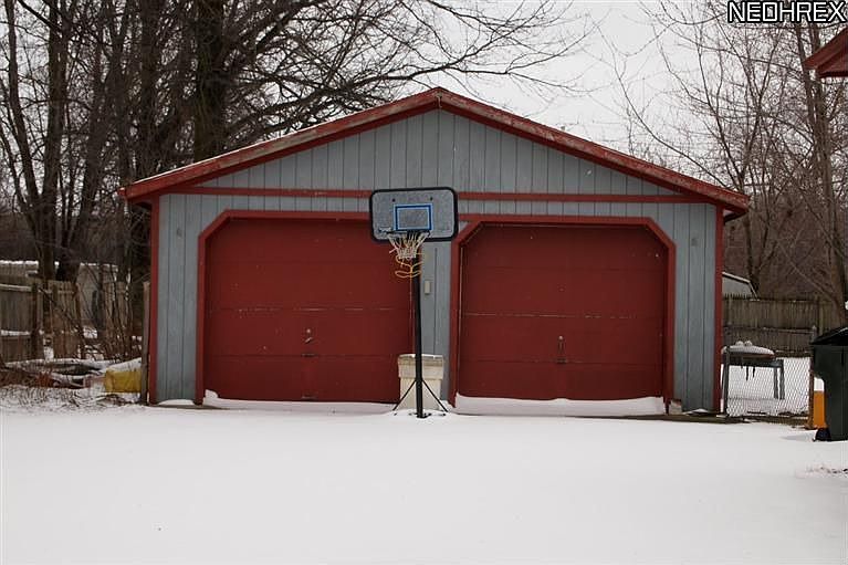 2nd image of 61 Adelaide Ave