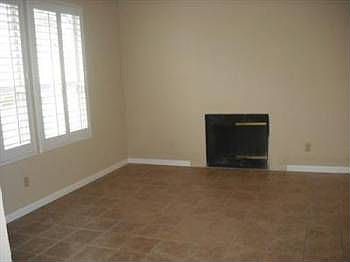 5th image of 922 Blue Rapids Dr