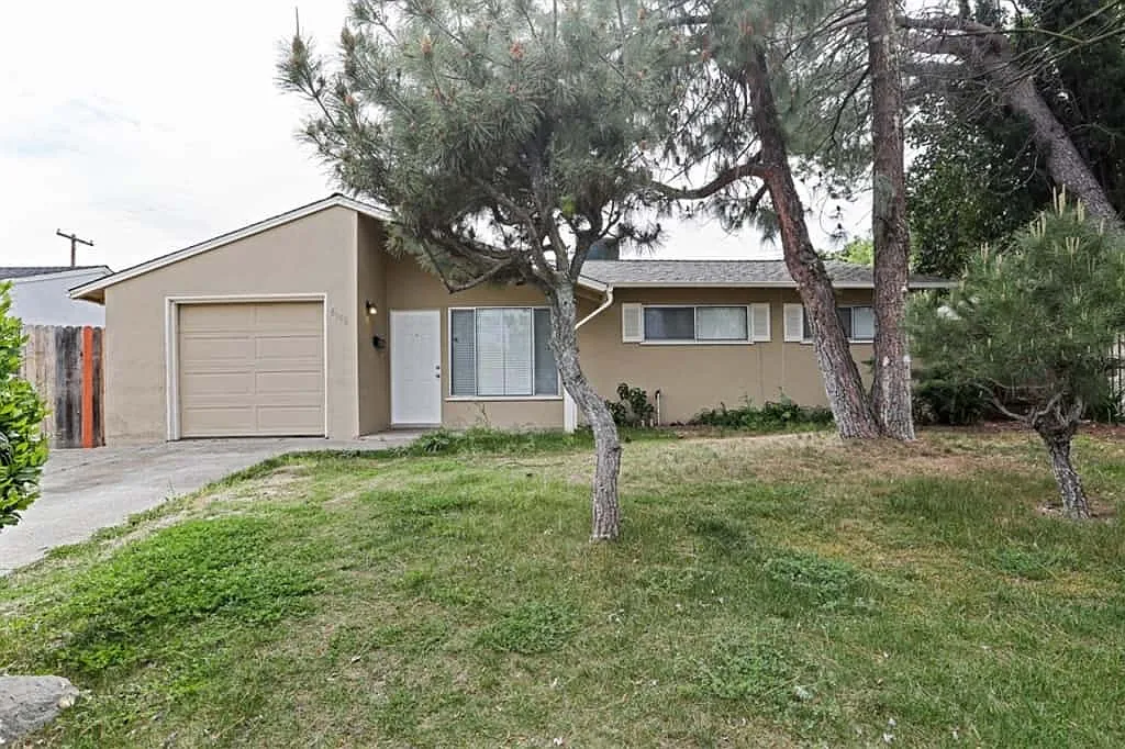 6060 N Haven Dr photo 1
