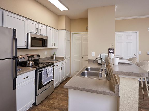 2nd image of 7846 W Mansfield Pkwy #3106