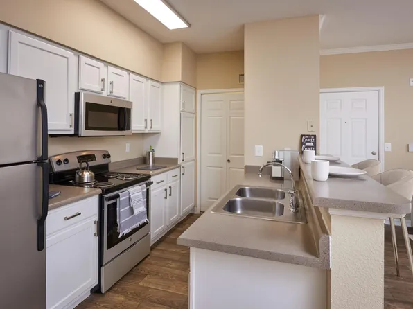 SkyeCrest Apartments, 7846 W Mansfield Pkwy #3B-2Ba-1206Sqft, Denver, CO 80235