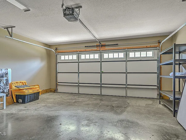 1092 Aberlea Valley Cir — Photo 40