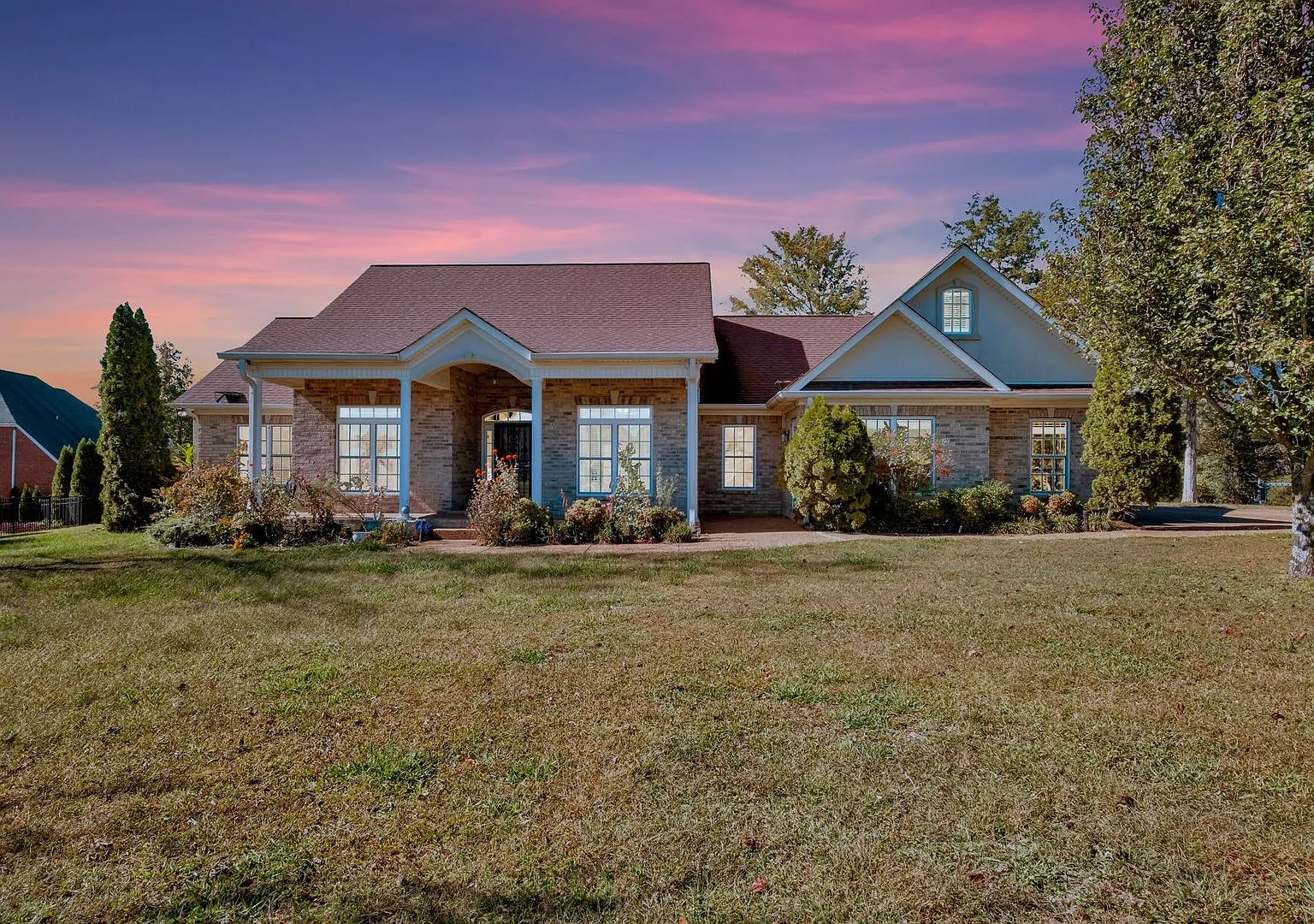 For Lease- 3 Bedroom Single-Family Home! — Photo 1