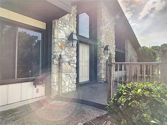 4th image of 812 Lake Shore Dr