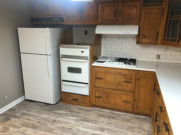3rd image of 114 Roosevelt Ave
