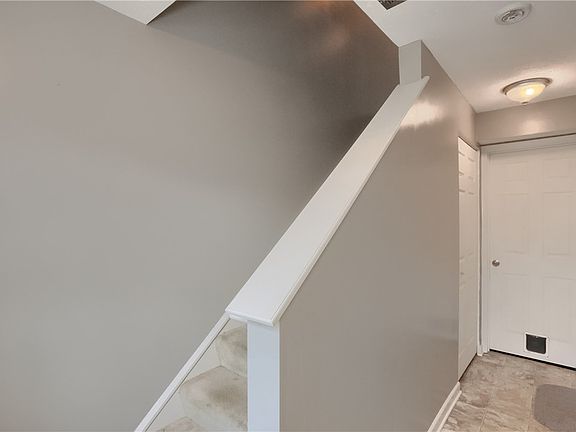 3rd image of 728 Freedom Dr