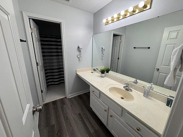 8843 Overlea Cv — Photo 25