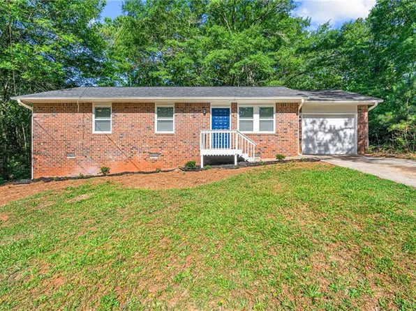 2541 Kelly Lake Dr, Decatur, GA 30032