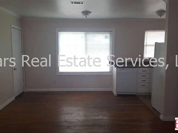 3rd image of 1005 Lake Terrace Ave
