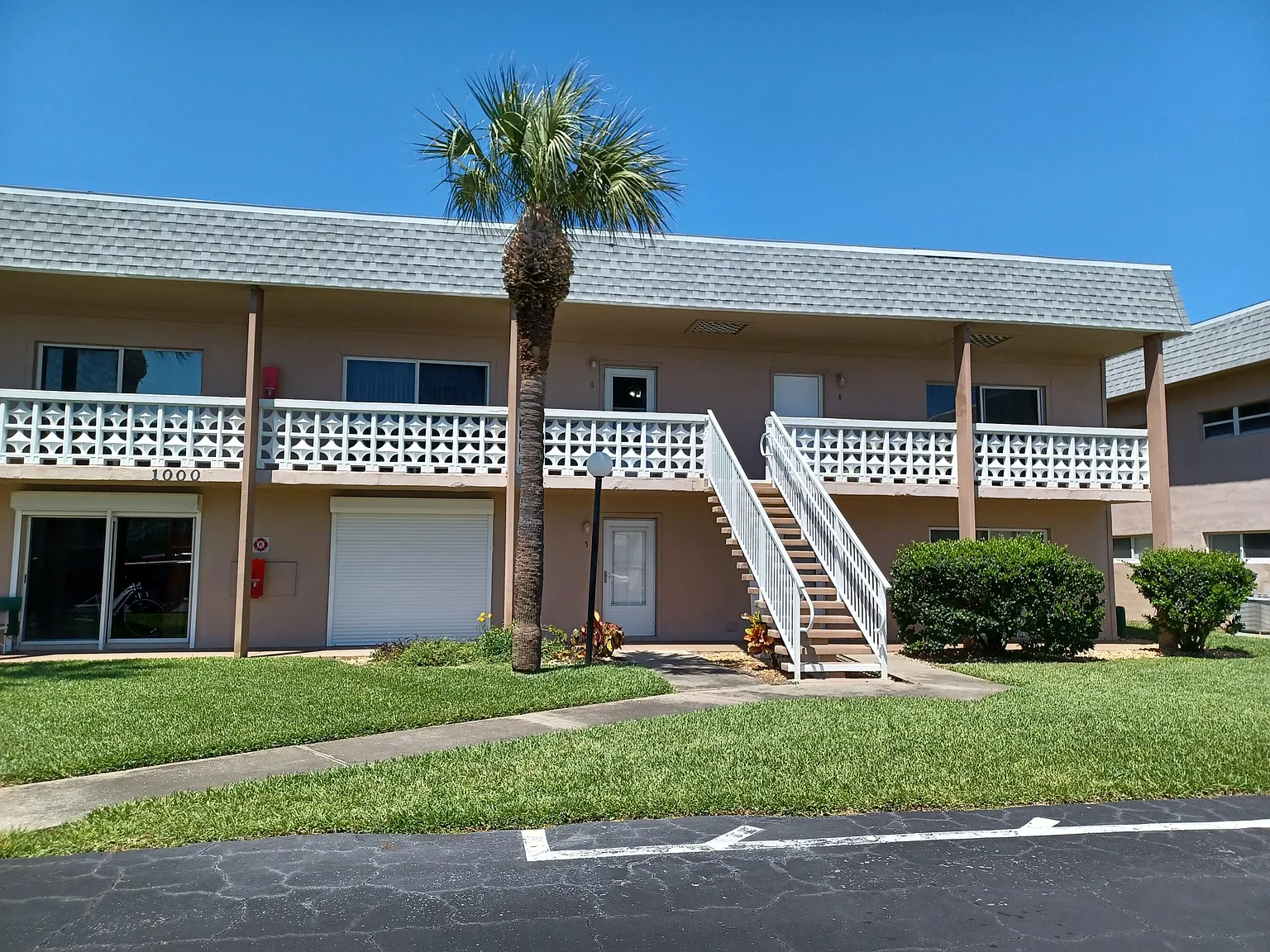 2 bed, 1.0 bath, 750 sqft, $2,000 — Photo 1