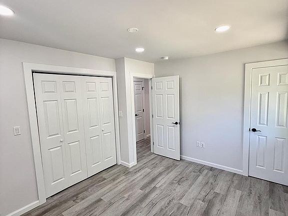 5th image of 810 Malta Ln