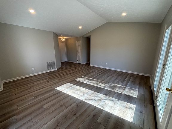 4th image of 17 Dryhill Ct