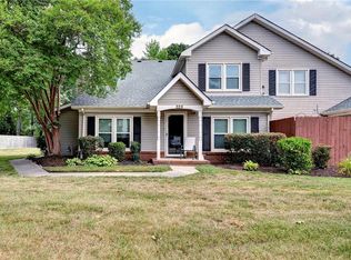 225 Ridge Wood Dr, Hampton, VA 23666