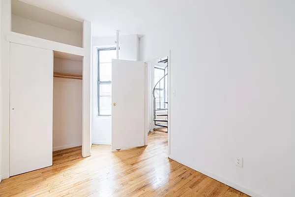 Rented by Sky Management | media 35