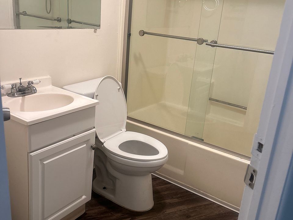 2nd image of 116 Palm Ave #14
