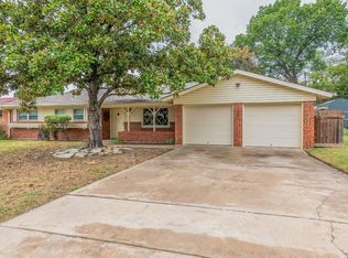 1137 Mary Dr, Hurst, TX 76053