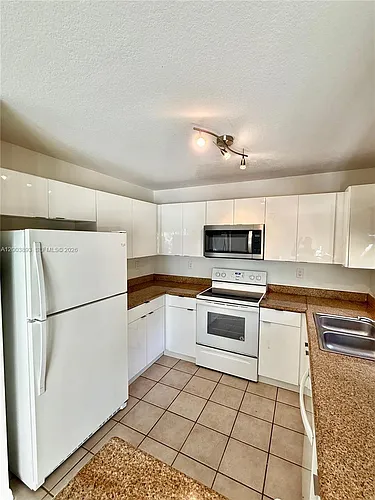 2206 NW 170th Ave Photo 1