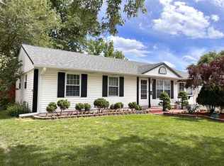 21 Ambassador Ave, Romeoville, IL 60446