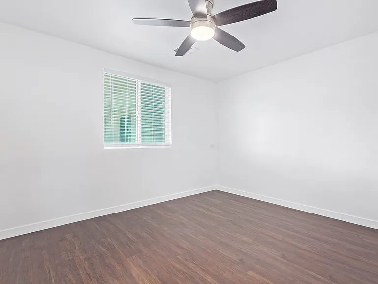 312 E Kinderman Dr #5 — Photo 7