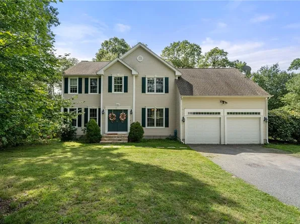 365 Cottrell Rd, Tiverton, RI 02878