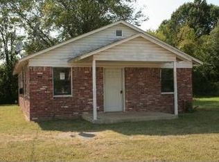 109 Magnolia Ave, Wister, OK 74966