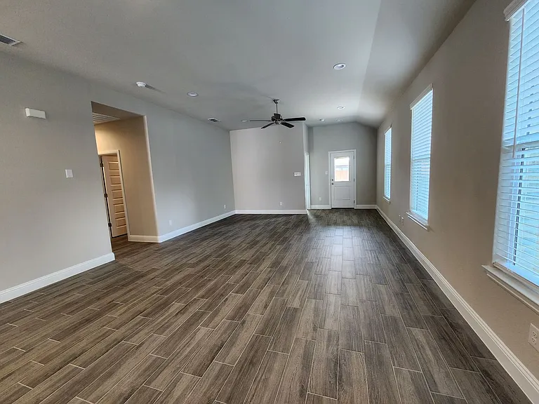 2309 Ruff Rd — Photo 11