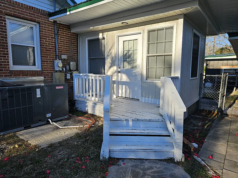 302 Alder St #D — Photo 10