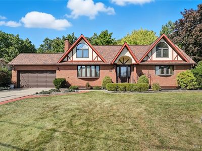6950 Colonial Dr, Niagara Falls, NY, 14305