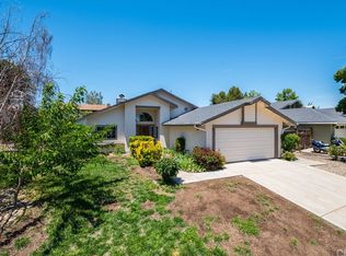 811 Crazy Horse Dr, Paso Robles, CA 93446