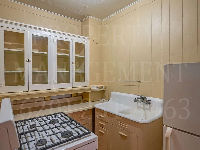 405 W 5th St #9 — Photo 2