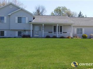 1412 Emery Cir, Waverly, IA 50677