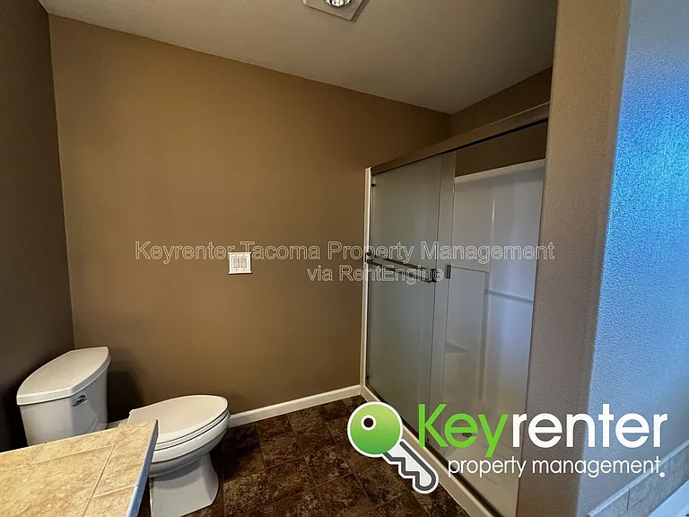 809 SE 9th Cir — Photo 17