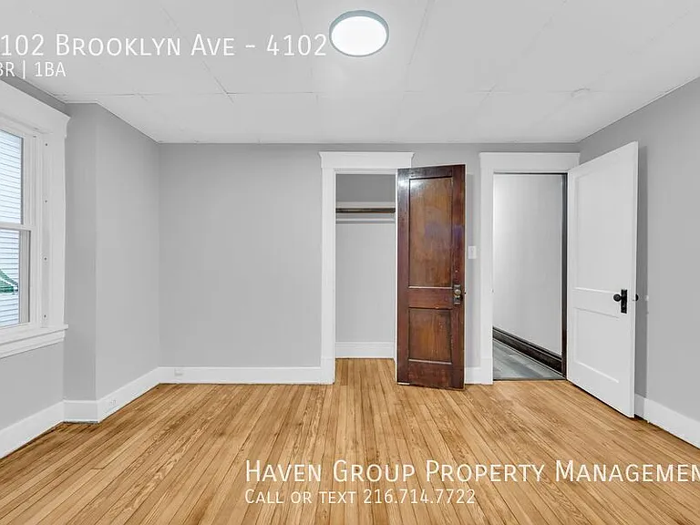 4102 Brooklyn Ave #4102 — Photo 17