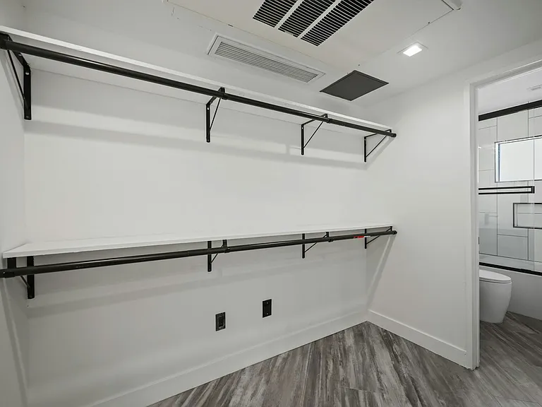 230 S Carondelet St #1 — Photo 15