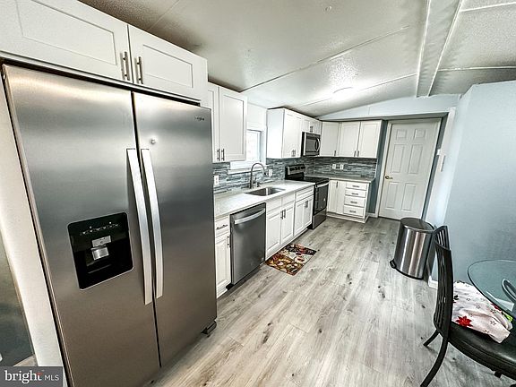 5th image of 11223 Lakeside Dr