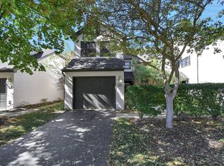 6695 Willow Grove Ln, Dublin, OH 43017