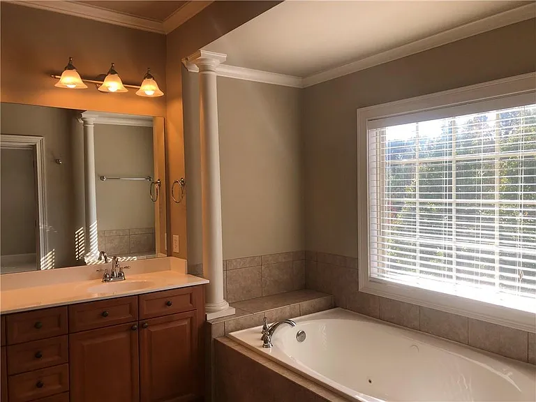 10240 Billings Pointe — Photo 53
