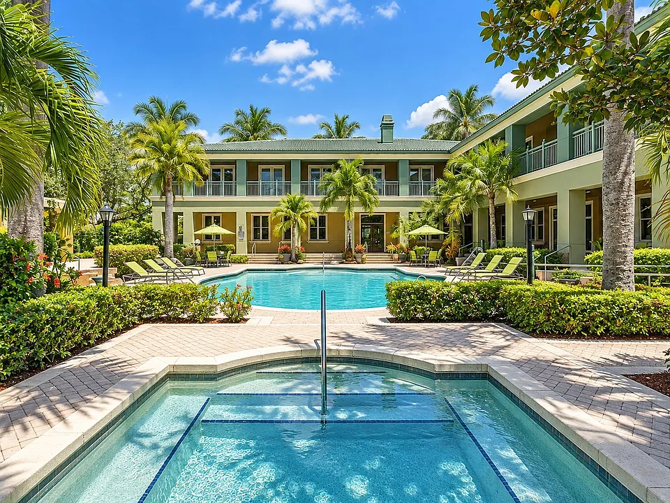 Club Mira Lago Apartments