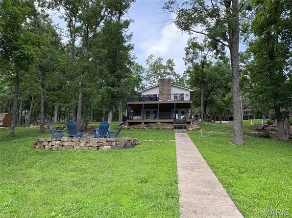 1095 Port Perry Dr, Perryville, MO 63775