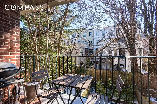 Sold by Compass | media 7