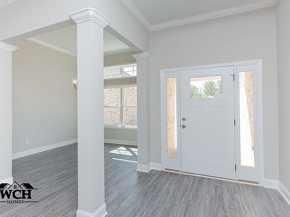 4th image of 211 Creek Cove Trl