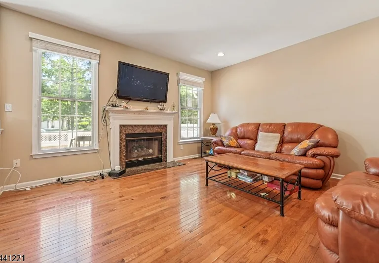 233 Patriot Hill Dr — Photo 4