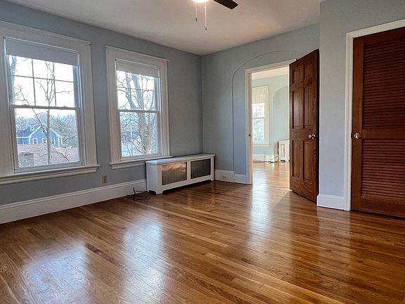 2nd image of 34 Vine St