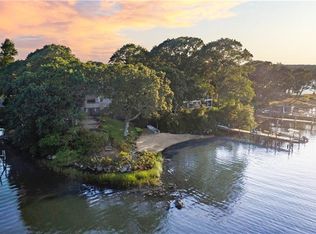 9 Narrows Rd, Narragansett, RI 02882