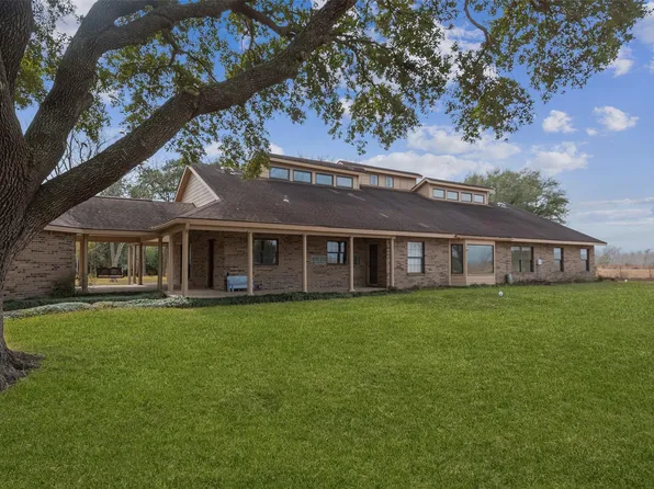 9811 Miner Rd, Highlands, TX 77562