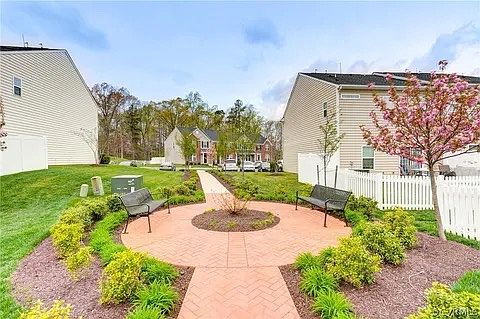 3rd image of 8072 Creekside Village Dr