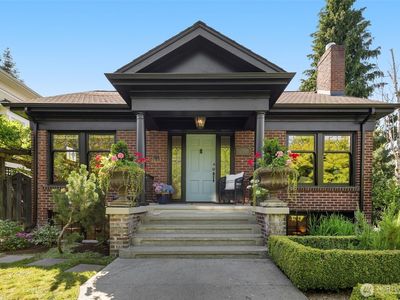 1923 Warren Avenue N, Seattle, WA, 98109